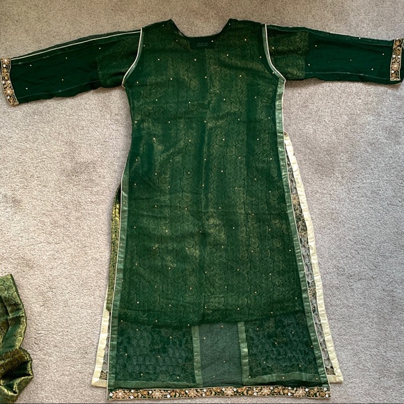 Heavily Beaded 4-Piece Pakistani Suit - Picture 3 of 8